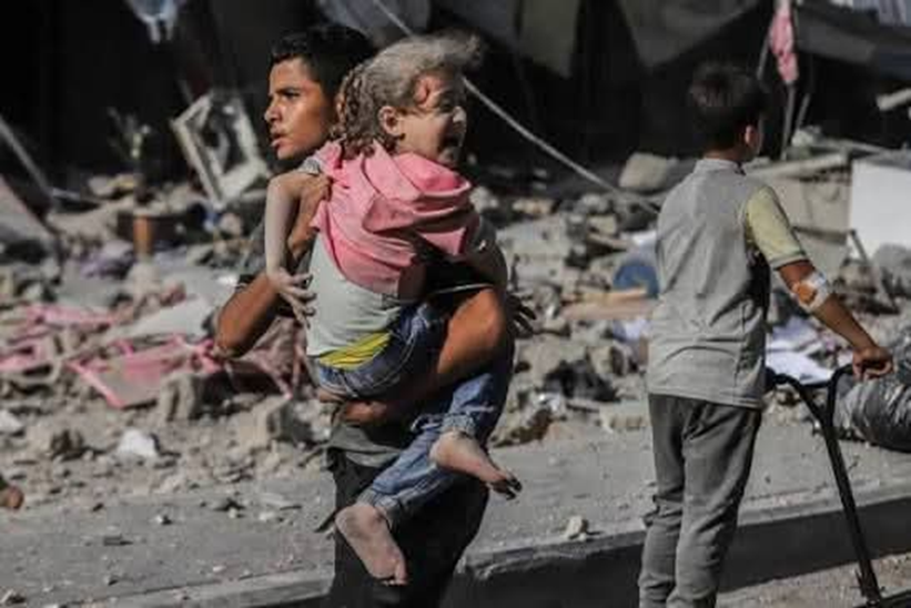 Palestinian children are suffering from Israeli bombing.